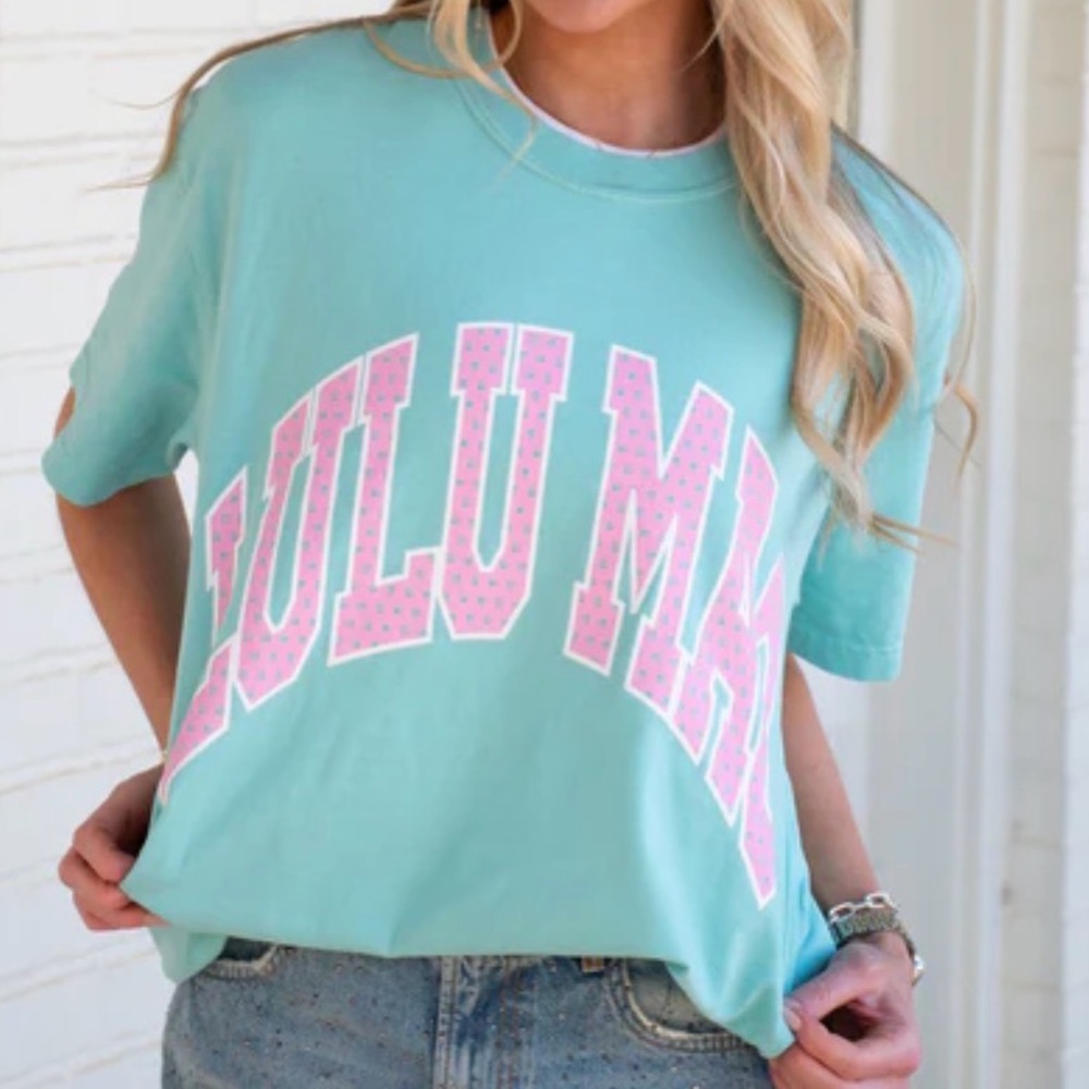 🌸LULU MAC TEE